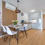 Flowers Z Parkingiem Perlowa Przystan - Apartamento Kołobrzeg