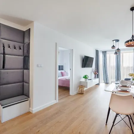 Flowers Z Parkingiem Perlowa Przystan - *