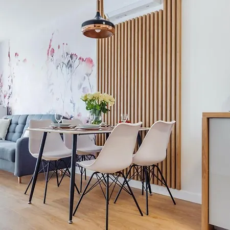 Flowers Z Parkingiem Perlowa Przystan - *