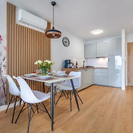 Flowers Z Parkingiem Perłowa Przystań - Apartament Kołobrzeg