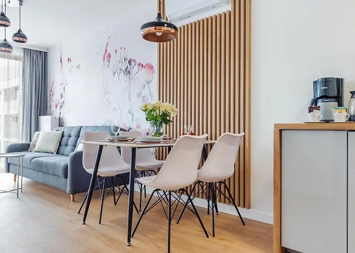 Flowers Z Parkingiem Perłowa Przystań - *